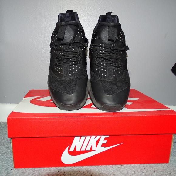 NIKE HUARACHE UTILITY - Picture 2 of 4